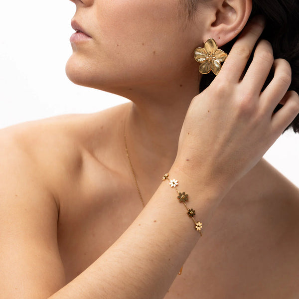 Timi of Sweden - Maebry - Flower Stud Earrings