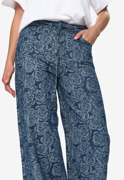 Moves – Jeans – Adanna